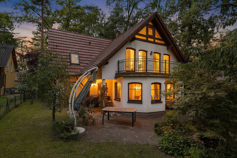 Thumbnail-Viergiebel-Architektenhaus in Bestlage - direkt am Wäldchen, mit bester Ausstattung