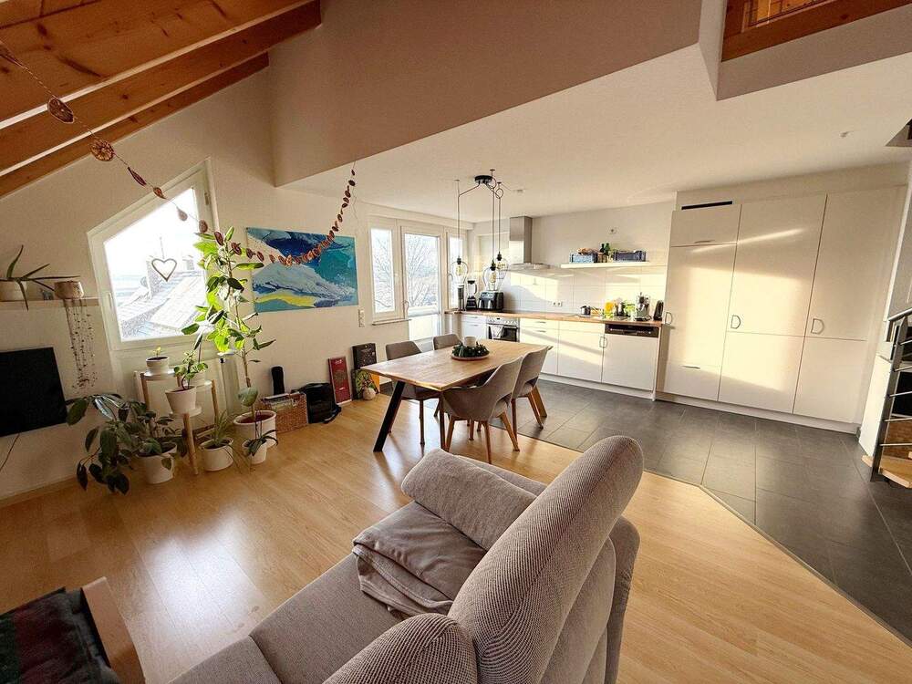 Thumbnail-Ein Schmuckstück ist diese 2,5-Zimmer-Maisonettewohnung m. EBK u. Balkon NUR AN EINZELPERSON