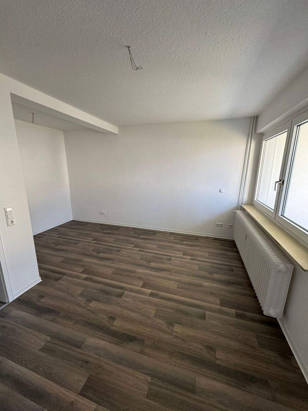 Thumbnail-Hübsche 2-Zimmer-Wohnung mit Balkon im EG in EIMBECKHAUSEN.