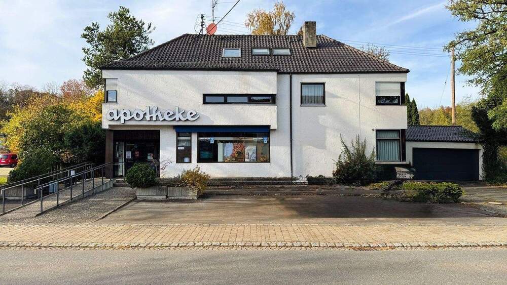 Thumbnail-Mehrfamilienhaus mit Gewerbe in Eberhardzell, Charmantes Wohn- und Geschäftshaus in idyllischer Umgebung