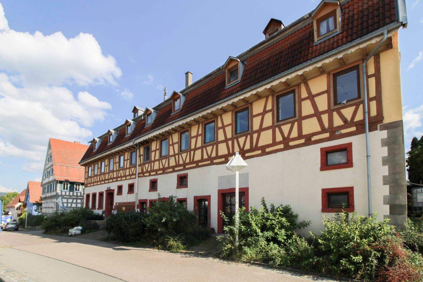 Thumbnail-2-Zimmer-Wohnung im 1. Stock mit Stellplatz im Herzen von Vöhringen