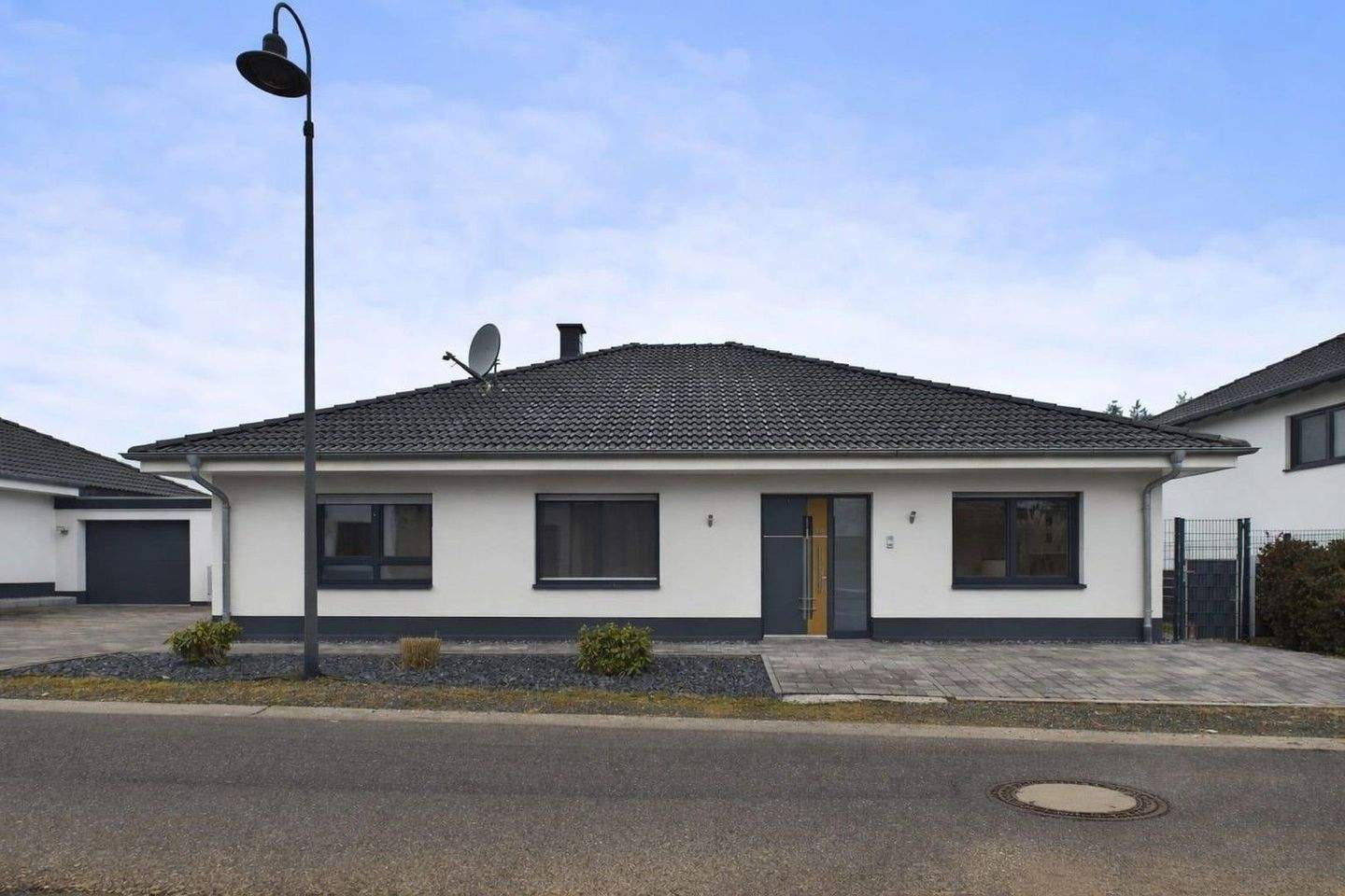 Thumbnail-Modernes Einfamilienhaus in ruhiger Lage - viel Platz für die Familie