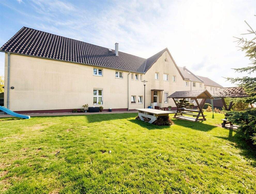 Thumbnail-Substanzstarkes Mehrfamilienhaus mit großem Grundstück im wirtschaftsstarken Raum Leipzig-Halle