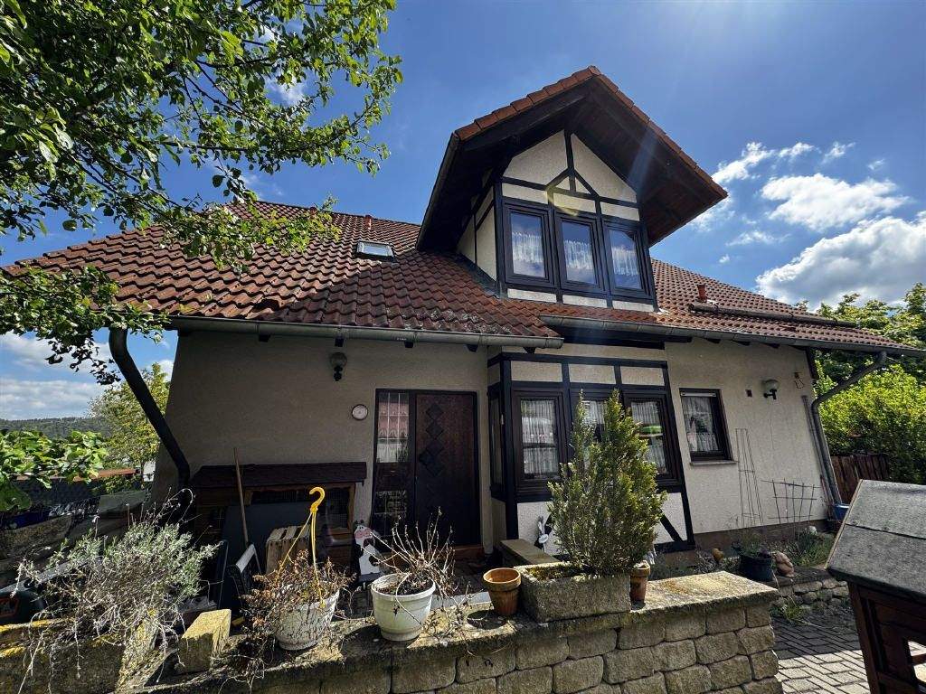 Thumbnail-Einfamilienhaus mit Einliegerwohnung und Doppelgarage in ruhiger Lage von Naumburg