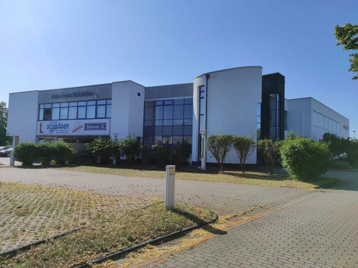 Thumbnail-Repräsentative Gewerbeimmobilie mit Showroom, Aufzug und Erweiterungsgrundstück zu verkaufen