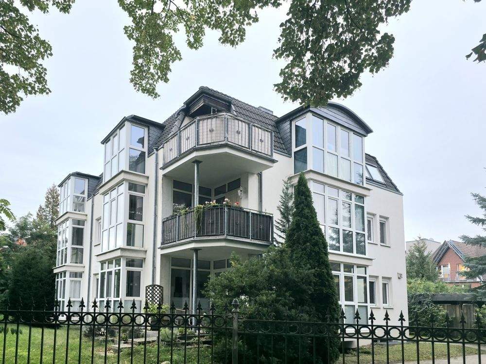 Thumbnail-Mehrfamilienhaus bei Berlin - Substanzwert trifft Ertragskraft