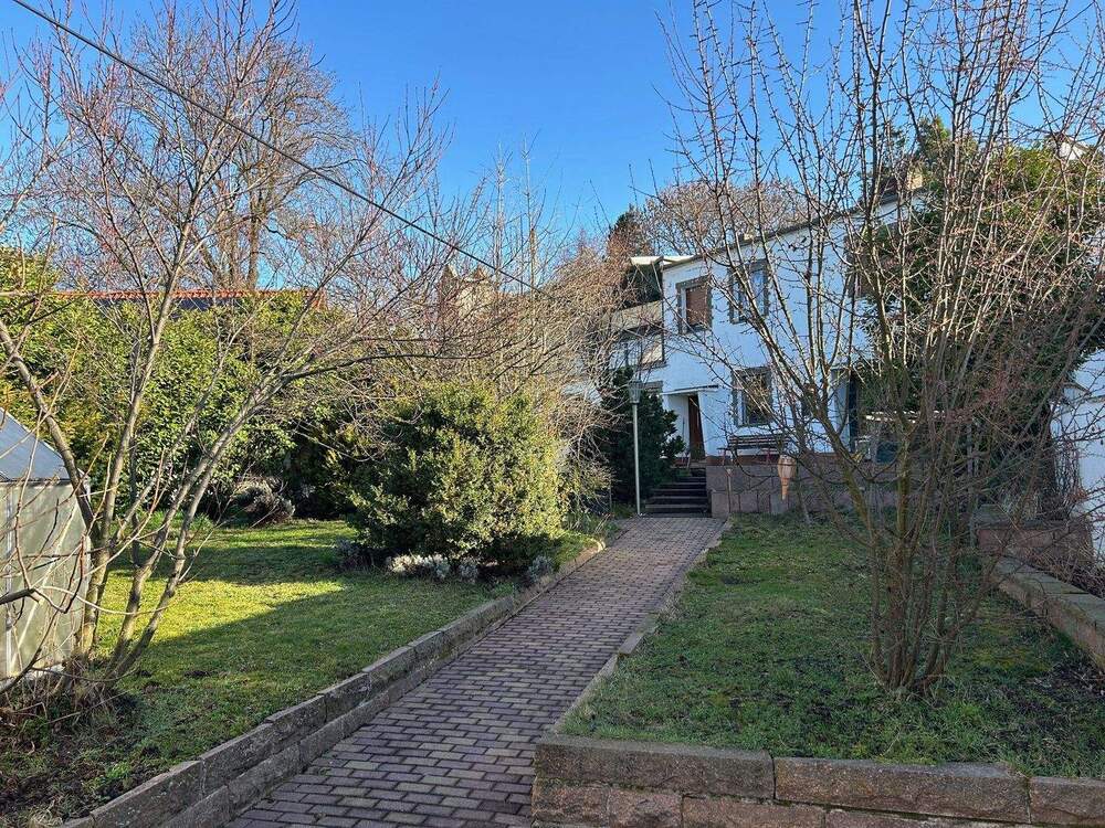 Thumbnail-Naturnah wohnen am Petersberg – Einfamilienhaus mit Kamin, Terrasse, Garten und Garage!