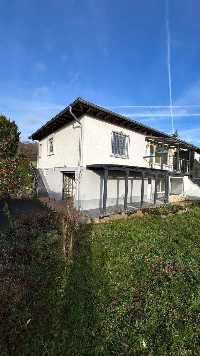 Thumbnail-Modernisierte Doppelhaushälfte mit Einliegerwohnung