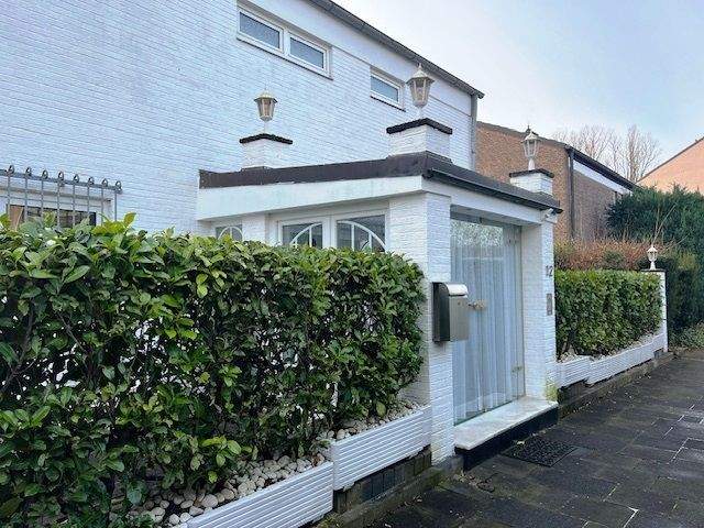 Thumbnail-Einfamilienhaus mit Garage