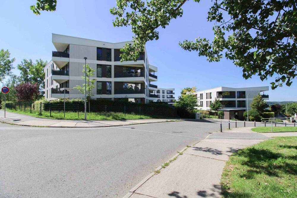 Thumbnail-Exklusive 4- Zimmer-Wohnung mit 40m² großer Südterrasse u. Tiefgaragenstellplatz in Chemnitz Hutholz