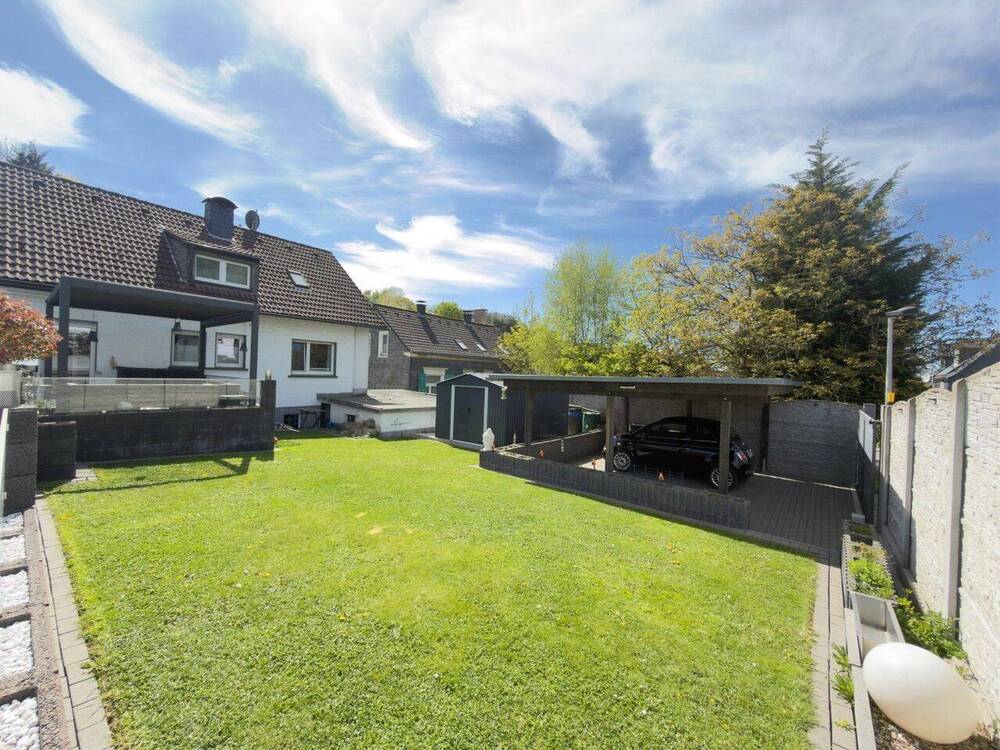 Thumbnail-Freistehendes Zweifamilienhaus in toller Lage von Solingen-Gräfrath mit Wärmepumpe, Pool, Sauna uvm.