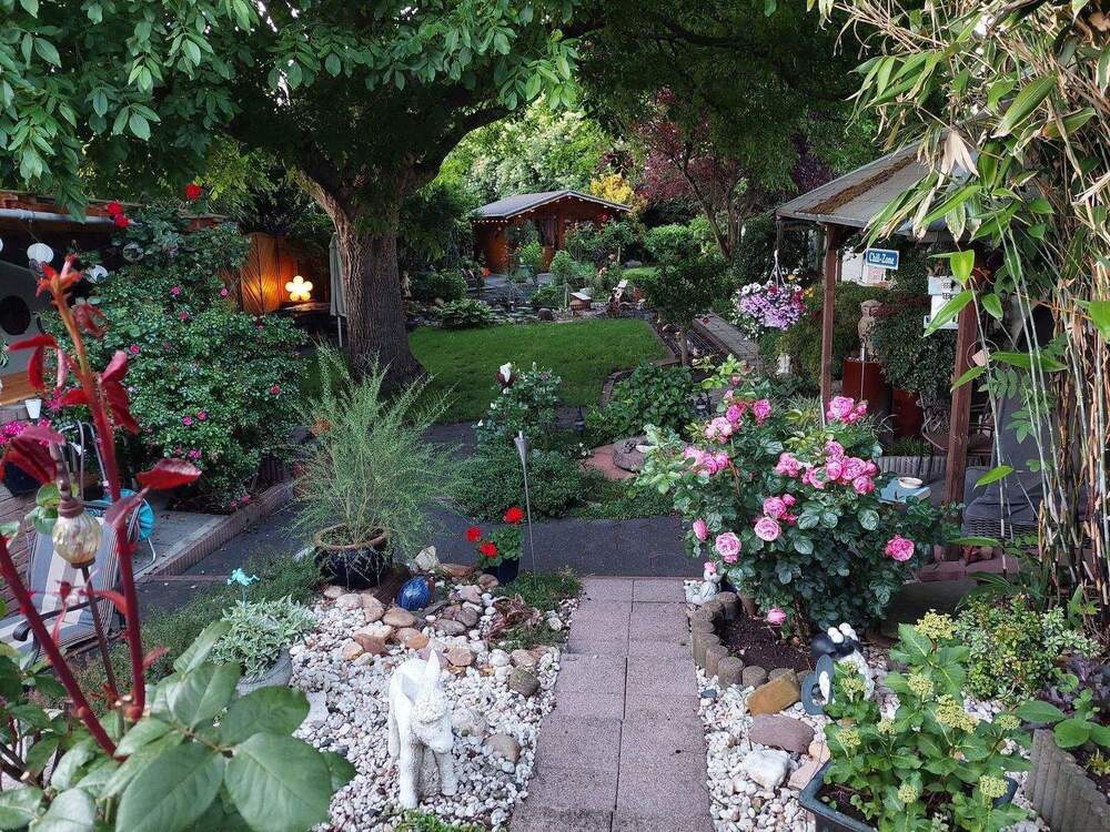 Thumbnail-Bachem, attraktive Lage, Einfamilienhaus mit großem Garten, 4 Zimmer, EBK, Terrasse, Garage, Keller