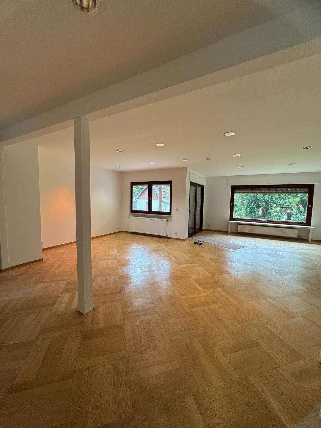 Großzügiges Wohnzimmer