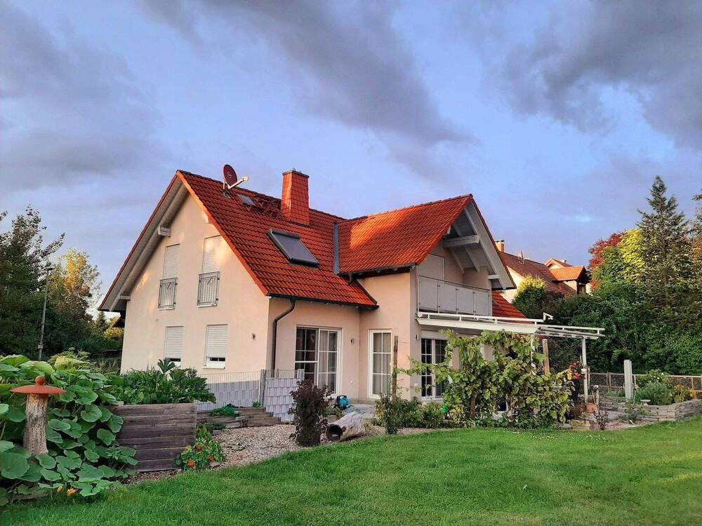 Thumbnail-Einfamilienhaus in Reckendorf zu verkaufen - großzügig, freundlich und sofort bezugsbereit