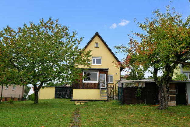Thumbnail-Das ideale Zuhause für Gartenliebhaber: Wohnhaus mit großem Grundstück in Scheuerfeld
