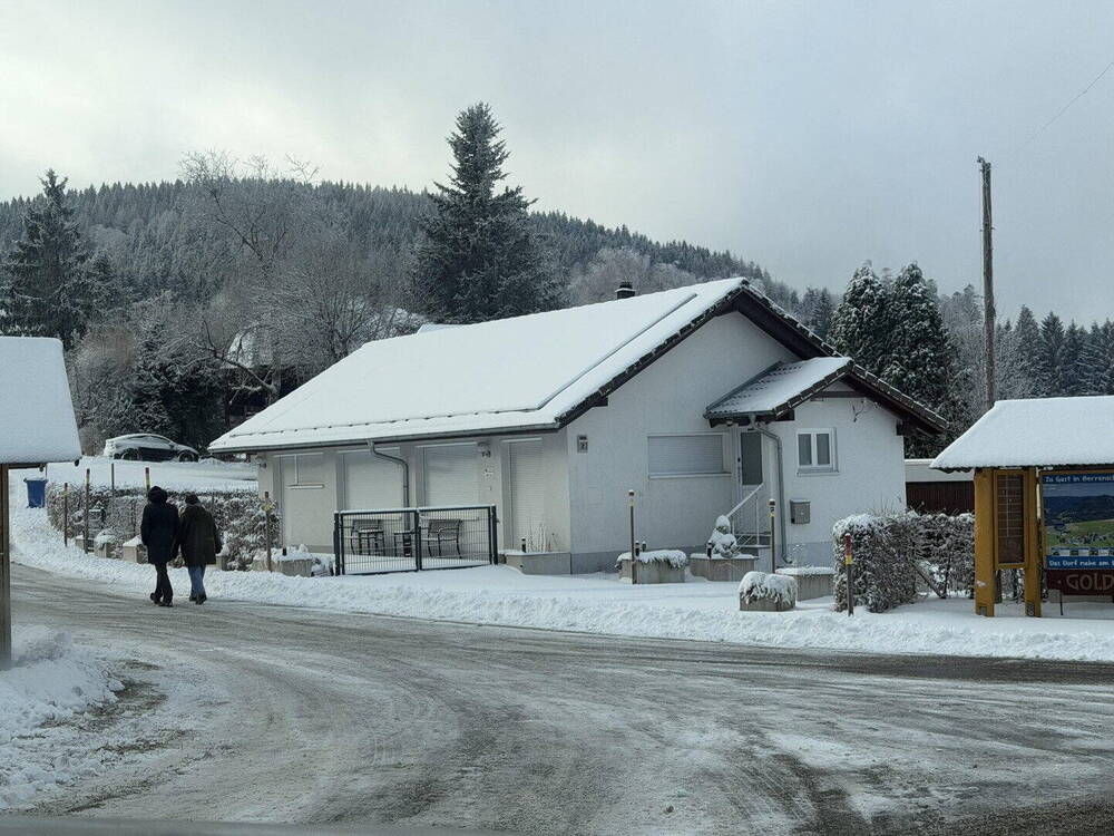 Thumbnail-Attraktives Wohnhaus in ruhiger Lage - mit bewilligtem Anbau & Erstwohnsitzgenehmigung