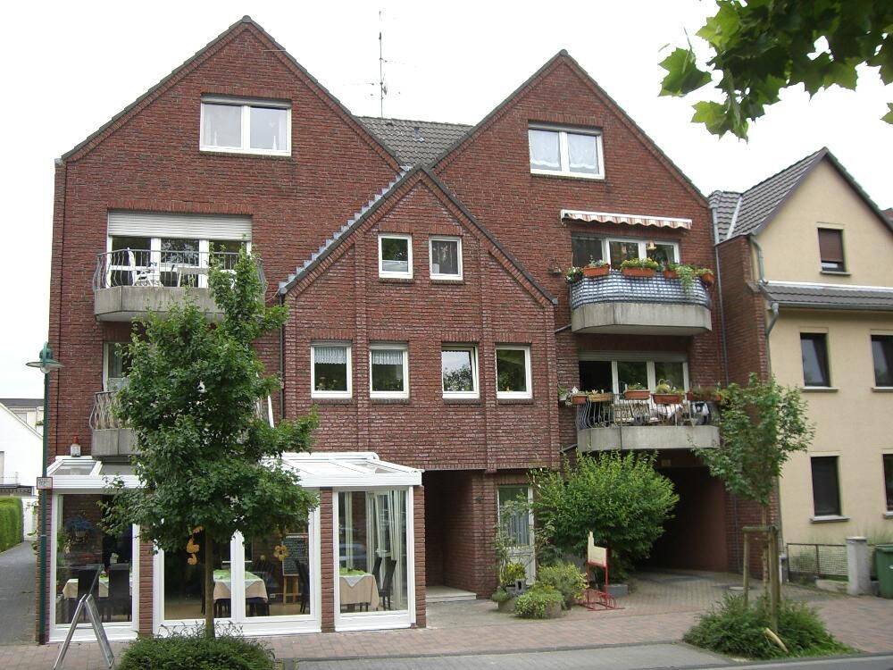 Thumbnail-2 Zimmderdachgeschosswohnung zentral in Niederkassel