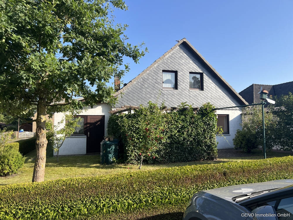 Thumbnail-großzügiges 1 Familienhaus mit Garten, Carport und Garage in ruhiger Sackgasse