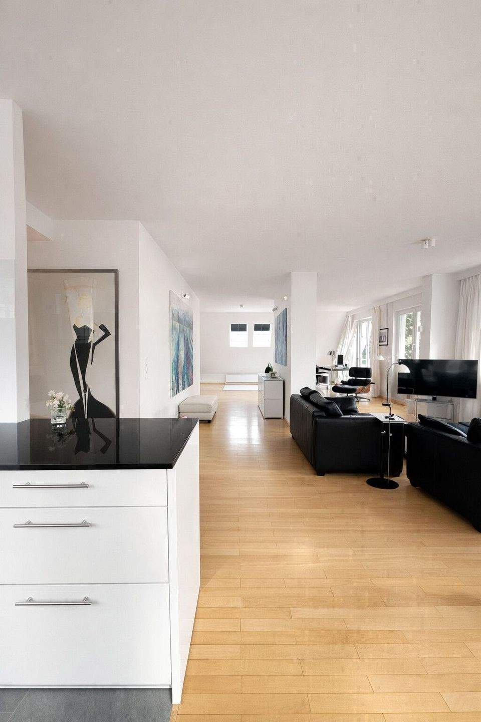 Thumbnail-Luxuriös leben auf 142 m² mit Stellplatz am Grunewald, 4 Zimmer und 2 Bäder, 2 Terrassen & Wall-Box