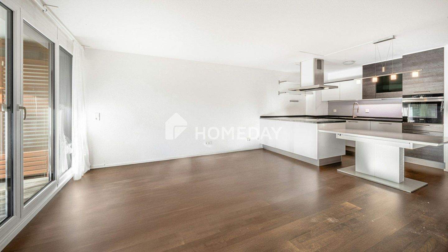 Thumbnail-EG-Wohnung mit Garten: Ihr ruhiger Rückzugsort mit EBK und 3 Zimmer