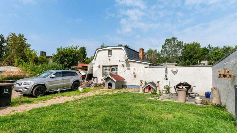 Thumbnail-Einfamilienhaus mit 4 Zimmern, Terrasse, Garten und Pool in Pankow