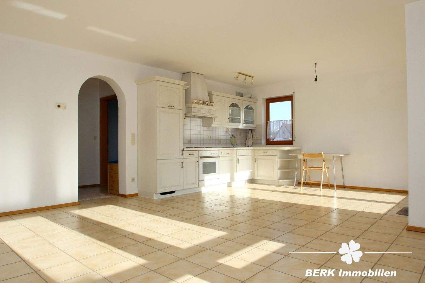 Thumbnail-BERK Immobilien - Helle 2 Zimmer Wohnung mit Balkon und Stellplatz in ruhiger Wohnlage von Stockstadt