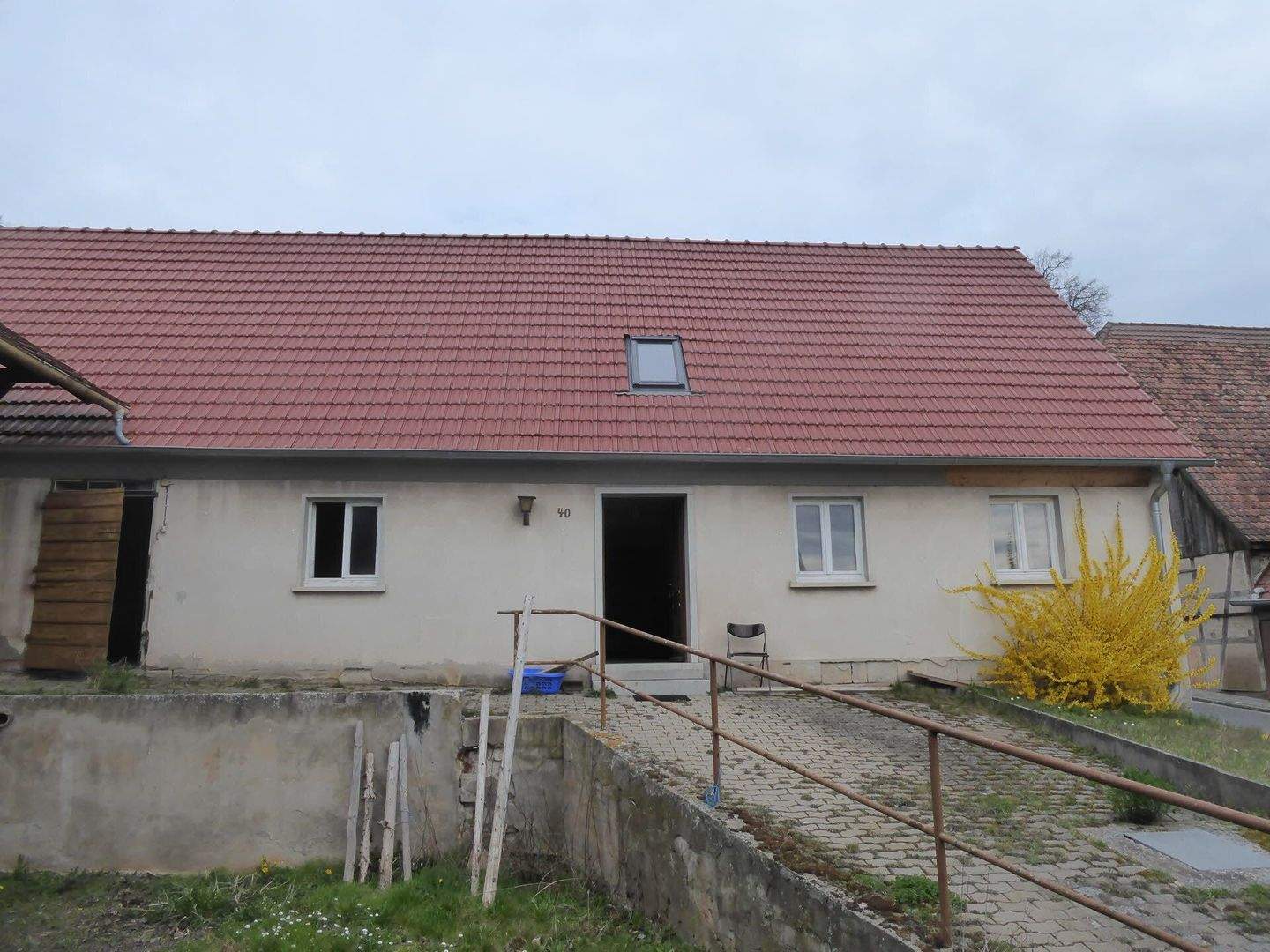 Thumbnail-Althofstelle mit großem Grundstück jetzt verfügbar!