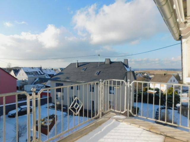 Thumbnail-Osburg zwischen Schweich und Hermeskeil - moderne 4 Zi. Maisonette Whg.- hoch oben: Ihr neues Wolkenguckmalheim