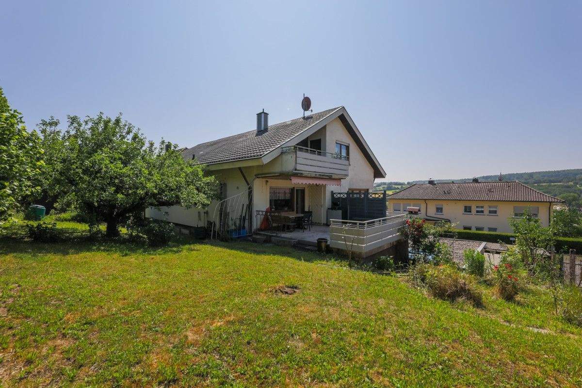 Thumbnail-Solides Einfamilienhaus mit ELW