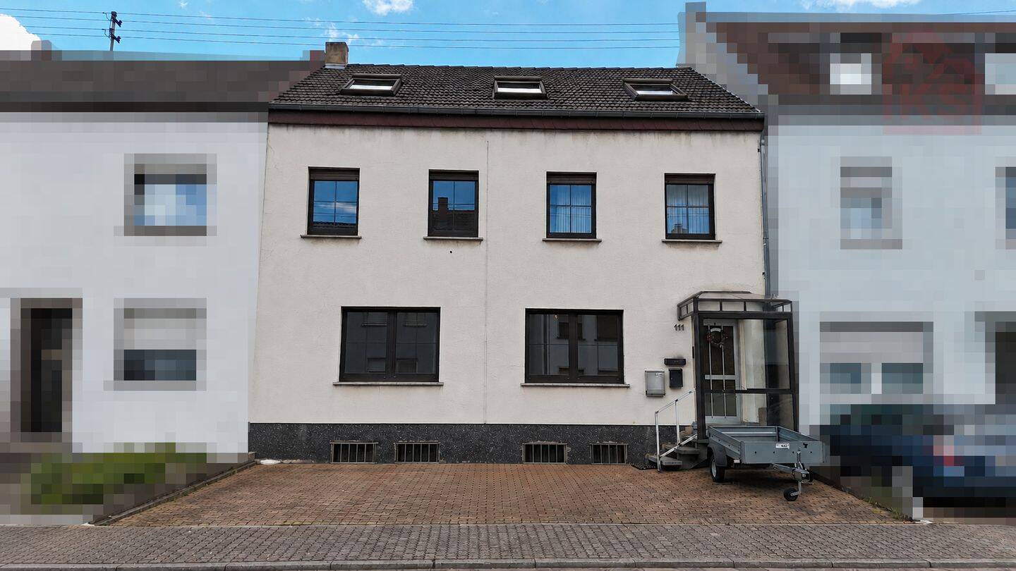Thumbnail-Gepflegtes Reihenmittelhaus mit 2 Wohneinheiten und Garten in Saarlouis-Roden