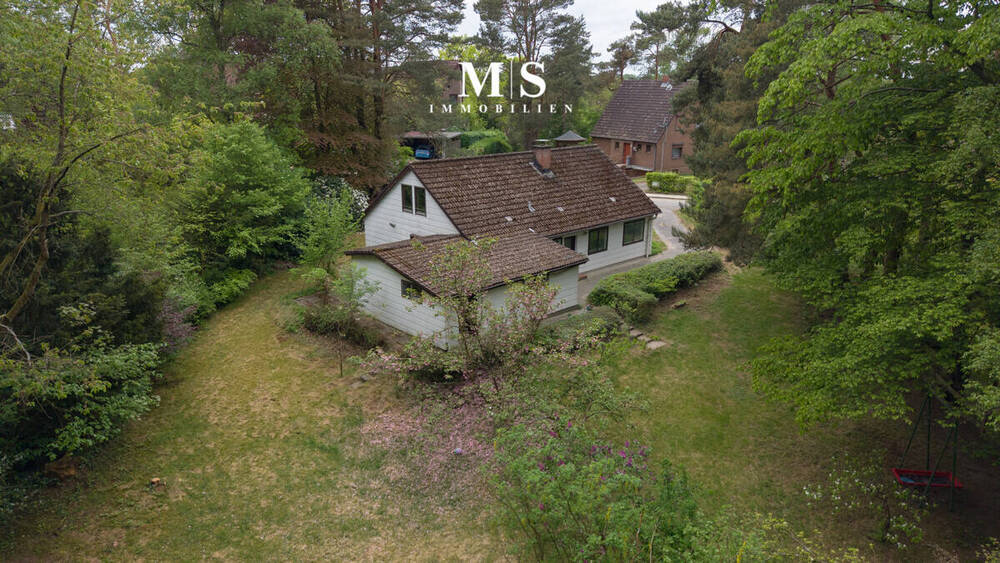 Thumbnail-Großzügiges Einfamilienhaus mit ca. 2.161 m² Grundstück und viel Gestaltungspotenzial
