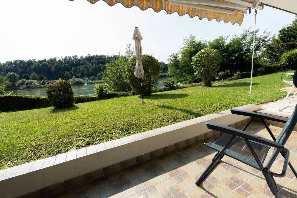 Terrasse mit Rheinblick