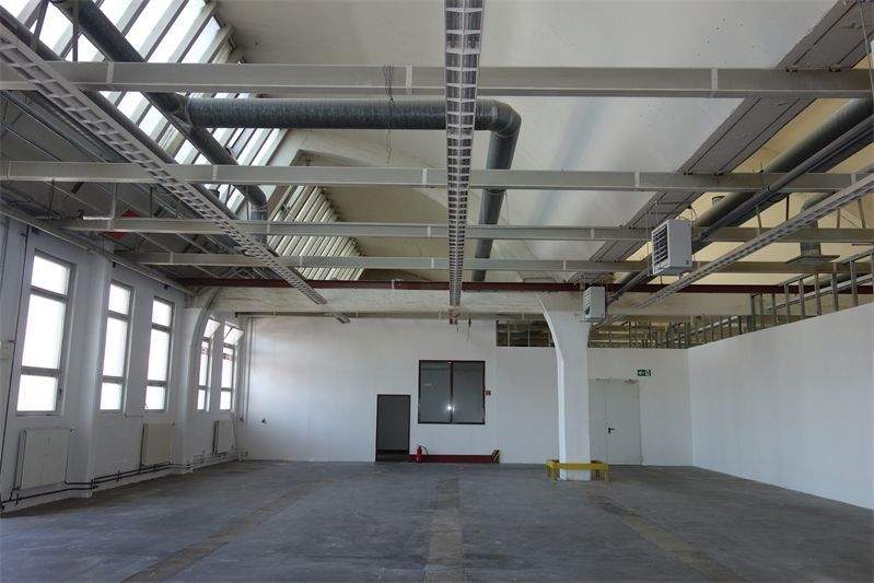 Thumbnail-Halle mit Büro zu mieten