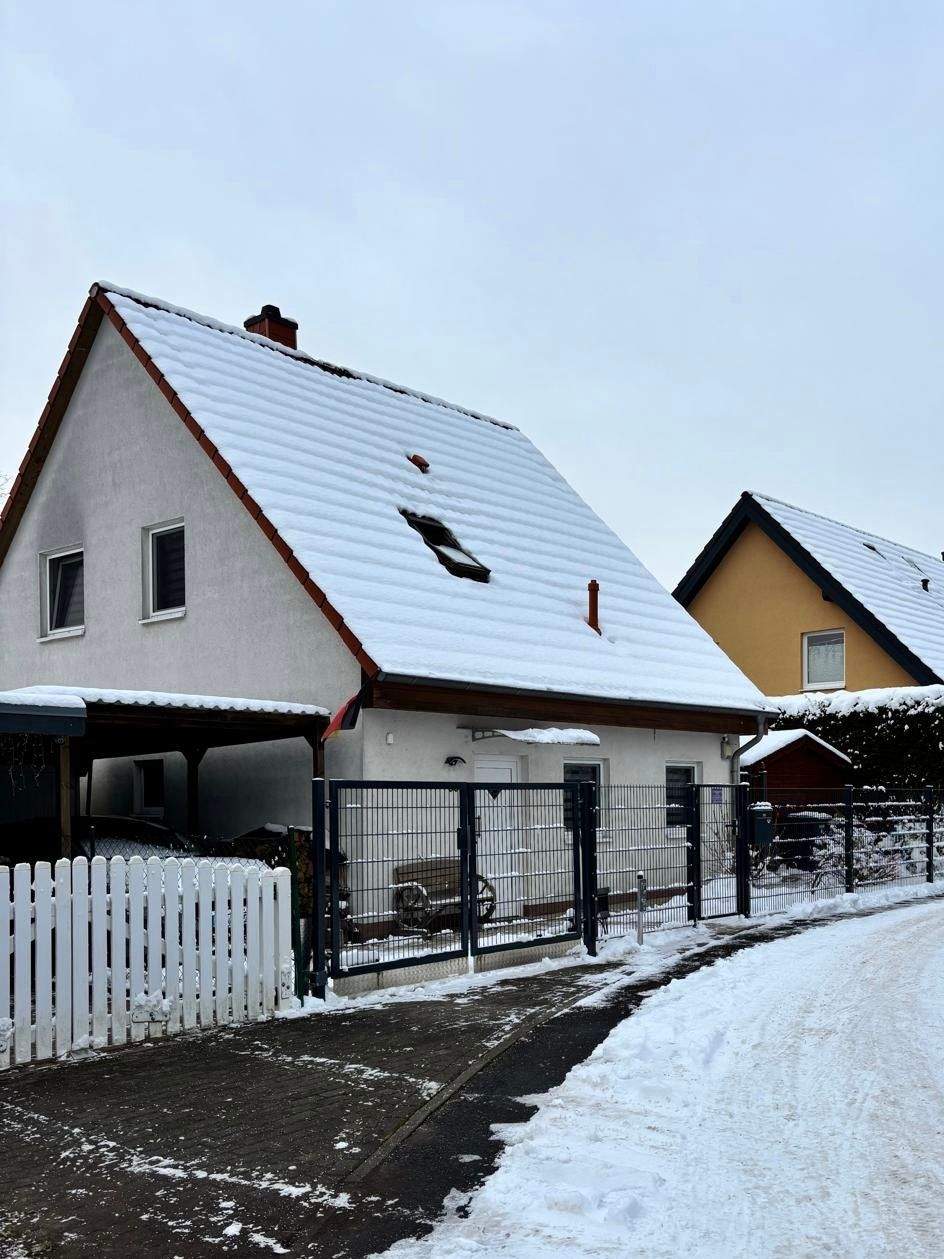 Thumbnail-Massives EFH mit Garage und Gerätehäuschen am Rande von Berlin