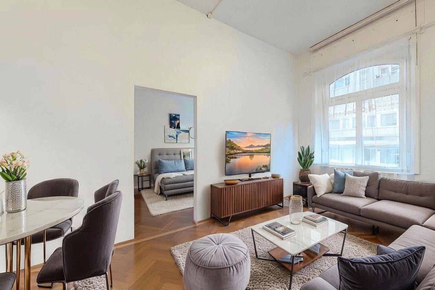 Thumbnail-Charmante Altbauwohnung mit hohen Decken