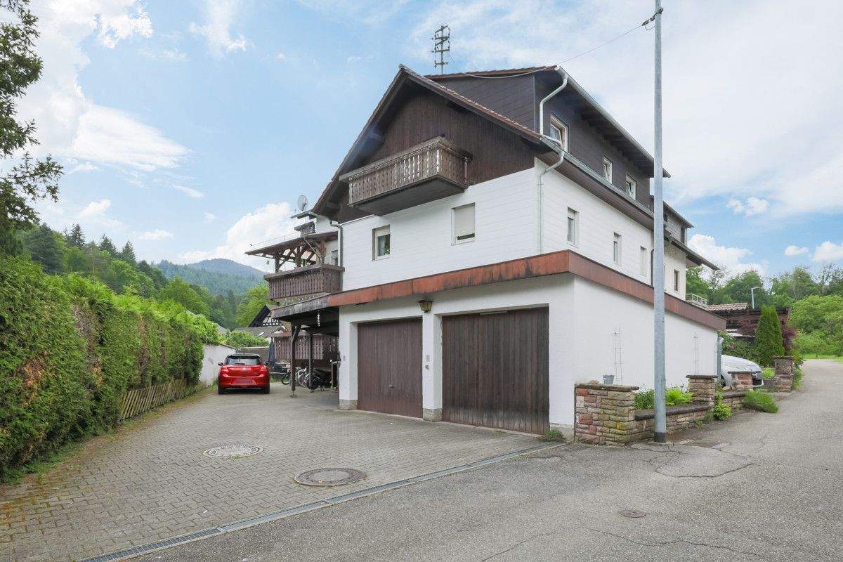 Thumbnail-Attraktives Mehrfamilienhaus mit drei Wohneinheiten in ruhiger Lage von Baden-Baden