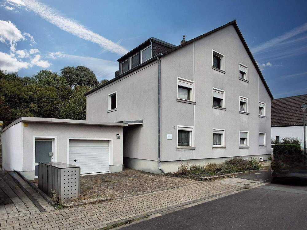 Thumbnail-Großzügiges Zweifamilienhaus mit viel Platz und separatem Bürobereich in Top Lage von D-Unterrath