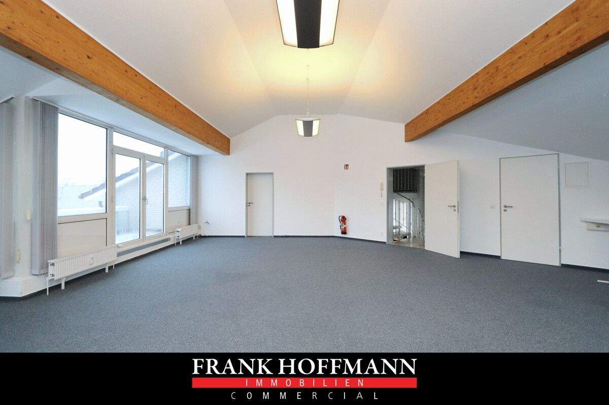 Thumbnail-In verkehrsgünstiger Lage! Bürofläche mit Loggia in Henstedt-Ulzburg