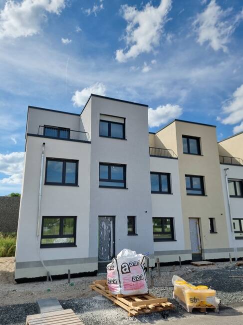 Thumbnail-Endlich ankommen - 6-Zimmer Reiheneckhaus, Dachterrasse + sonniger Garten! *Hessengeld gecheckt?