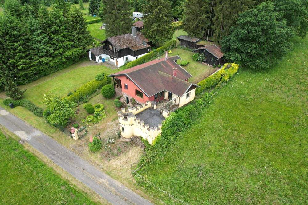 Thumbnail-Einfamilienhaus in einem beschaulichen Eifeldorf, umgeben von Wäldern