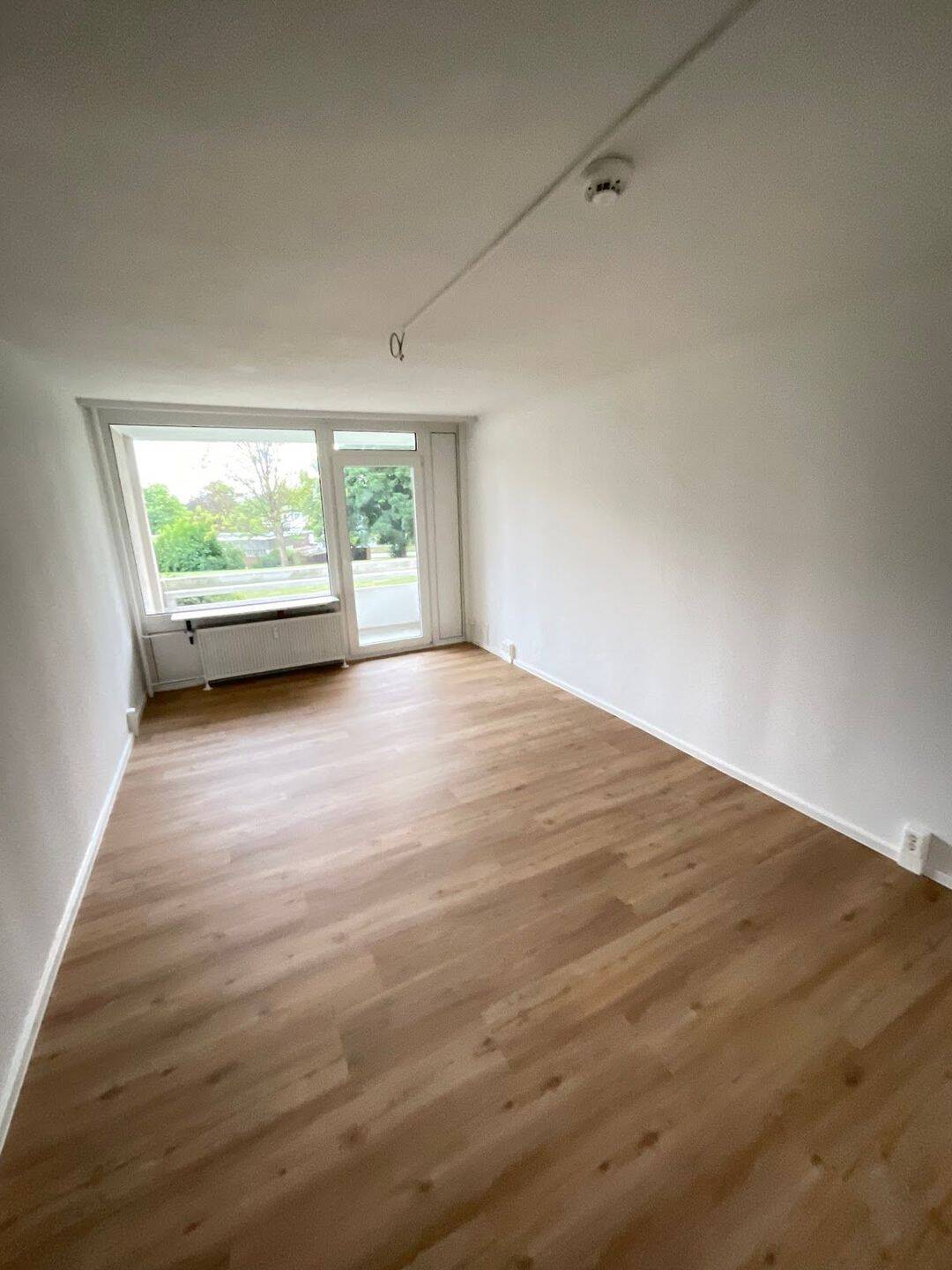 Thumbnail-Schöne sanierte 2 zimmer Wohnung im Erdgeschoss.