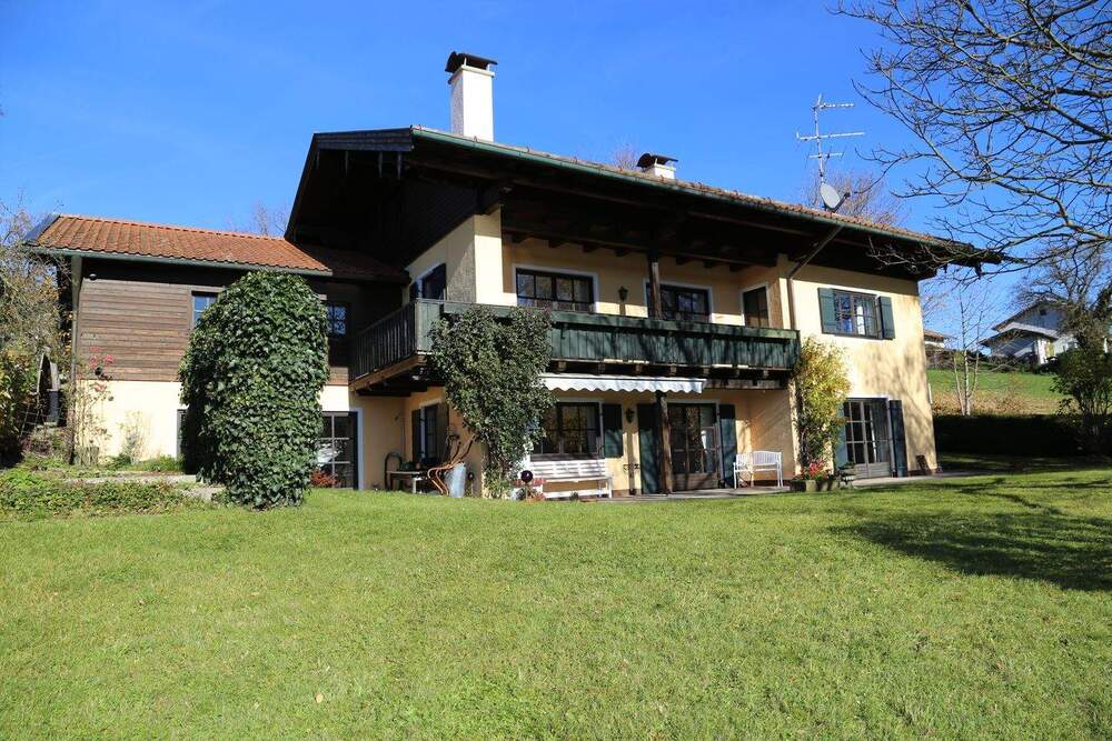 Thumbnail-Roitham Gemeinde Seeon-Seebruck - Landhaus in zauberhaftem Grundstück