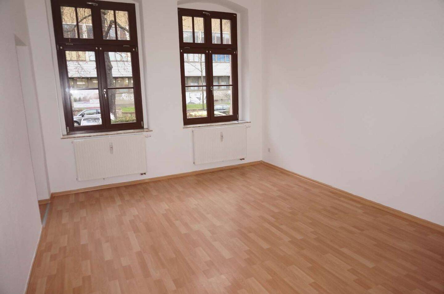 Thumbnail-Sonniger Balkon - moderne Boednbeläge - im 1.OG - frei ab 1.9.26