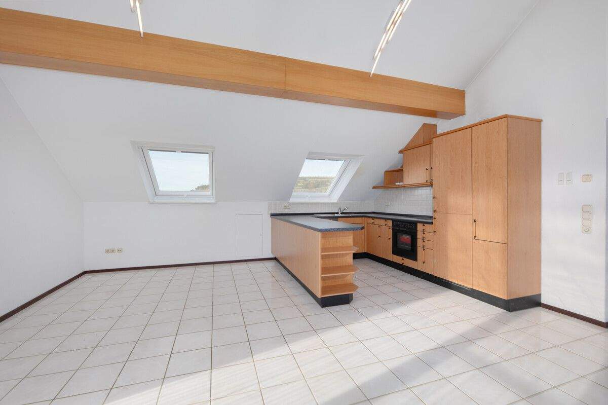 Thumbnail-Helle 4-Zimmer-Dachgeschosswohnung mit Balkon und Waldrandlage