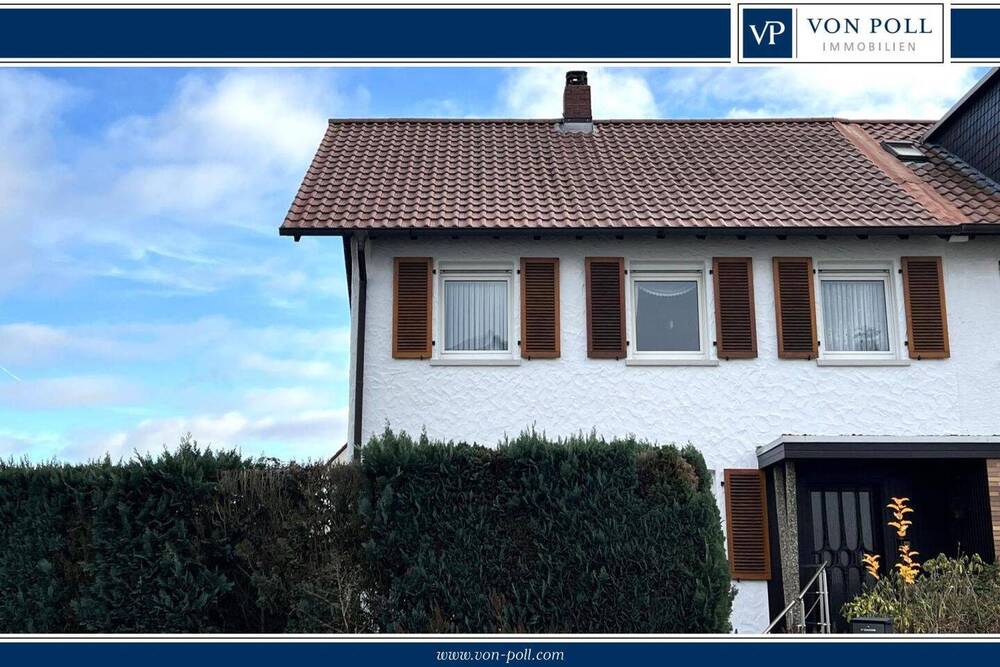 Thumbnail-Gepflegtes Zweifamilienhaus mit eingewachsenem Garten in angenehmem Wohnumfeld