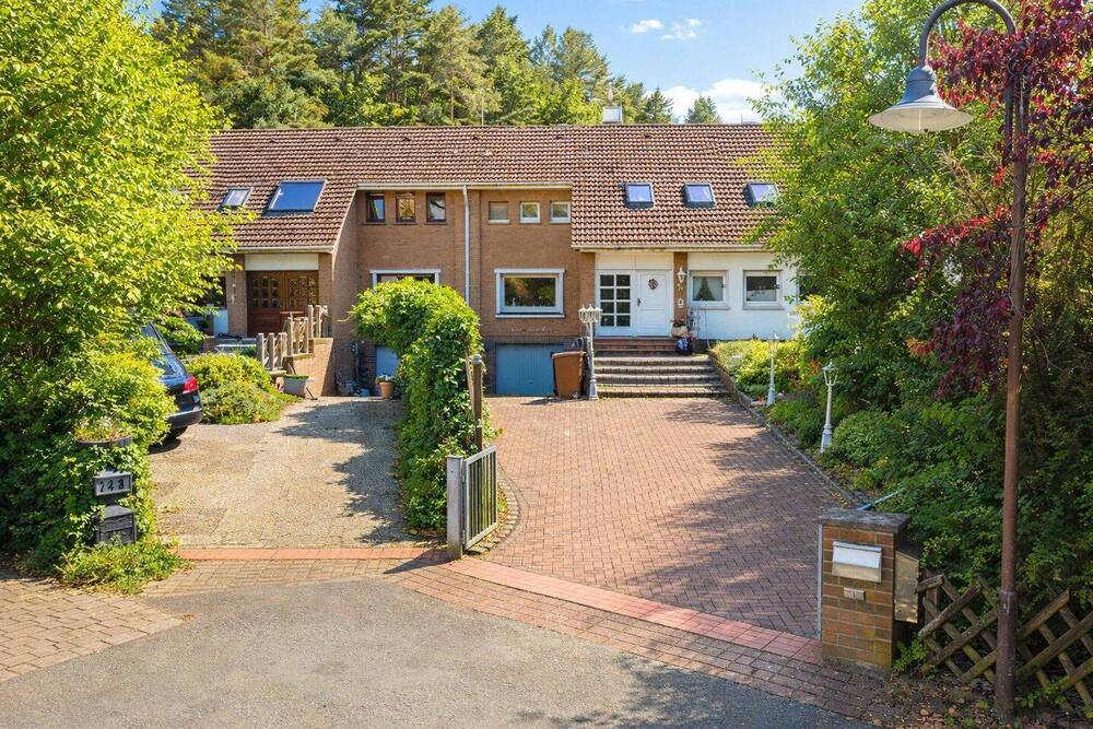 Thumbnail-wunderschöne Doppelhaushälfte in Stuhr mit Sauna und Garage, trockener Keller