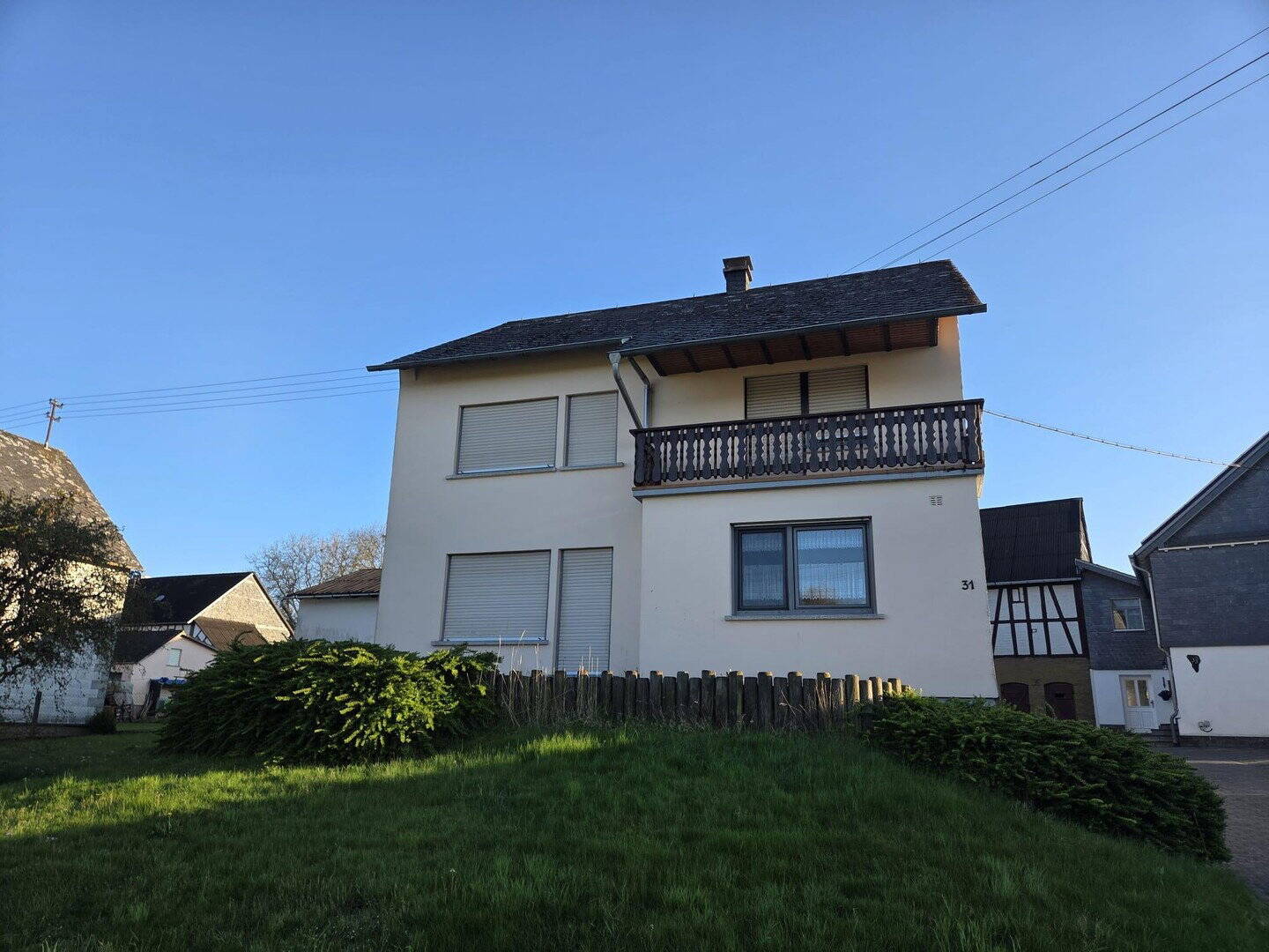 Thumbnail-?? Freistehendes Einfamilienhaus mit großer Scheune auf 1.674 m² Grundstück