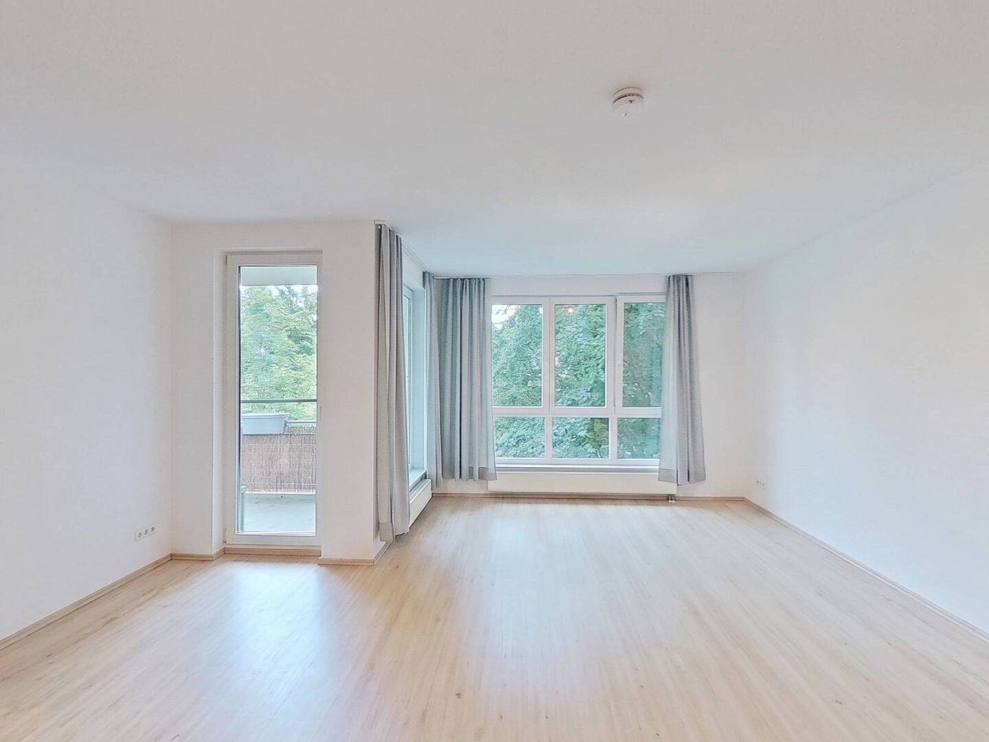 Thumbnail-** Helle 3 Zimmer-Wohnung mit BALKON und Wannenbad in Hellerhof **