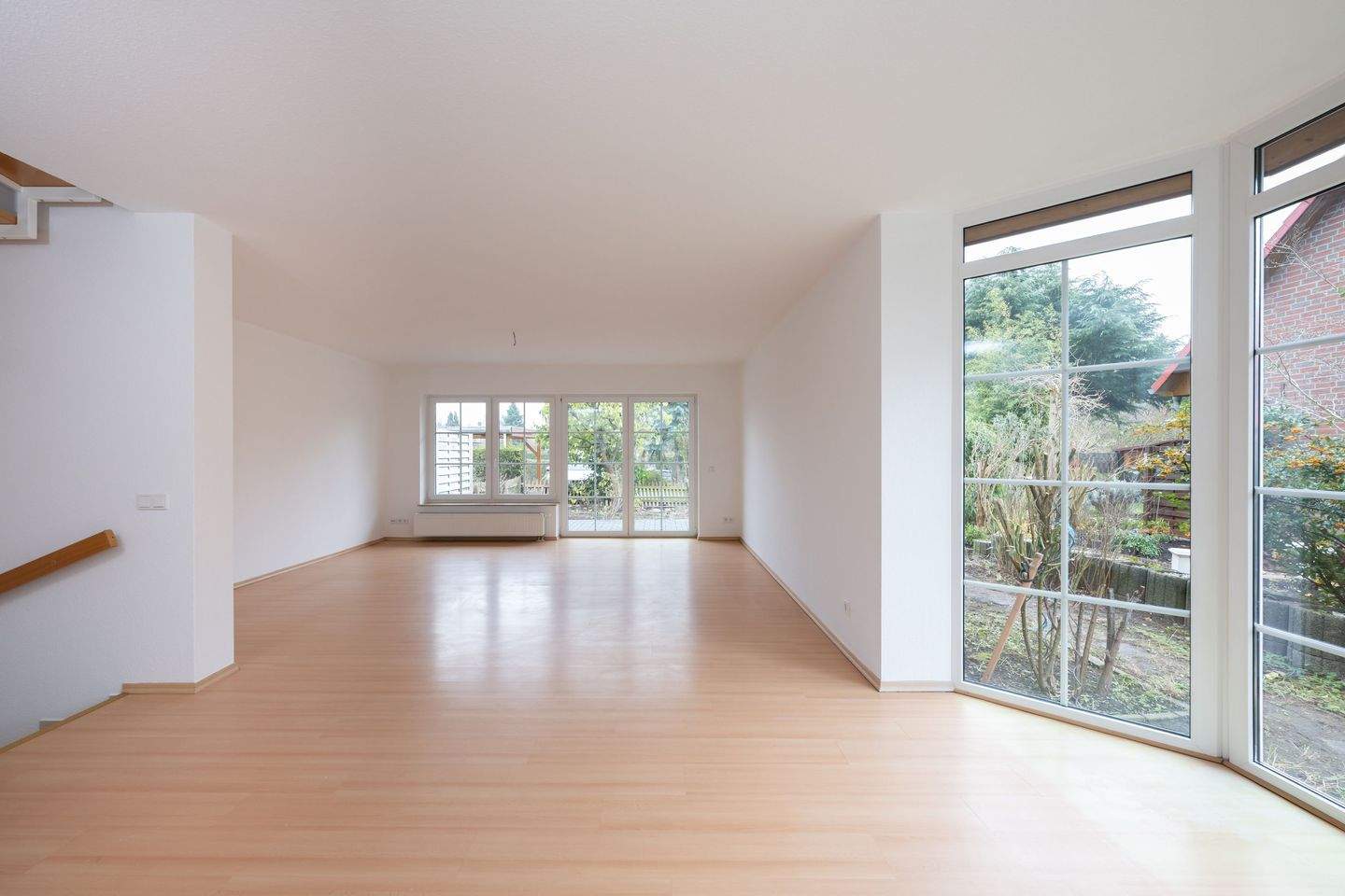 Thumbnail-Doppelhaushälfte in Fahrland mit großem Wohn-Essbereich und idyllischem Garten