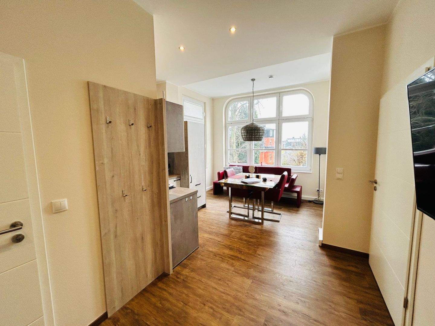 Thumbnail-Topsanierte und hochwertige Eigentums-Ferienwohnung mit Balkon in strandnaher und zentraler Lage im schönen Seebad Bansin